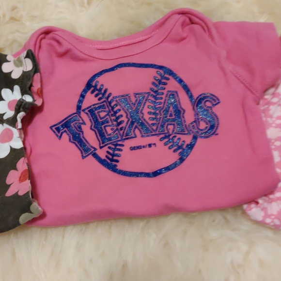 Baby onesies - Picture 2 of 3